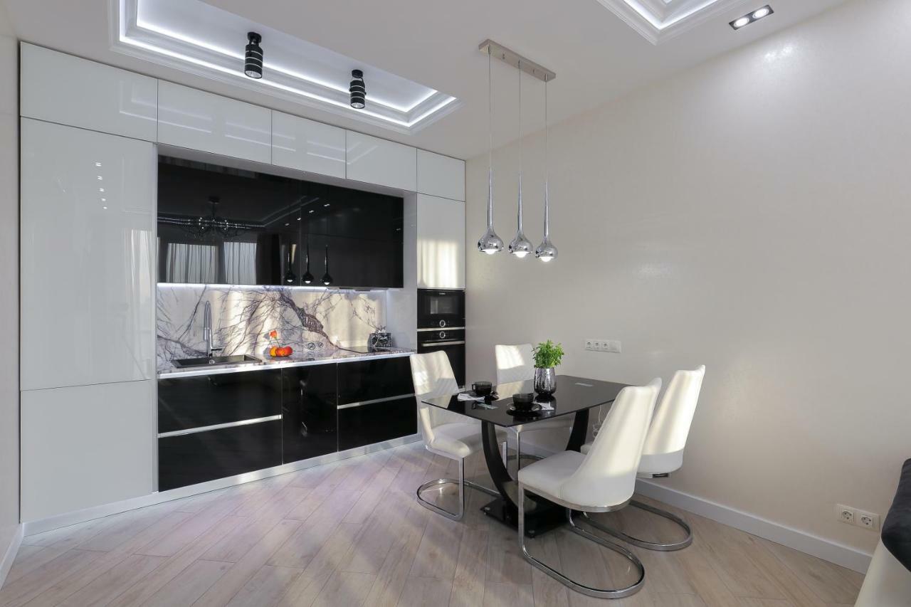 Black&White Apartment In Smart Plaza Kiev Exterior foto