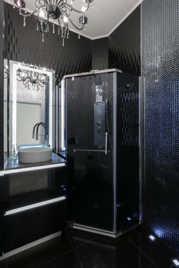 Black&White Apartment In Smart Plaza Kiev Exterior foto