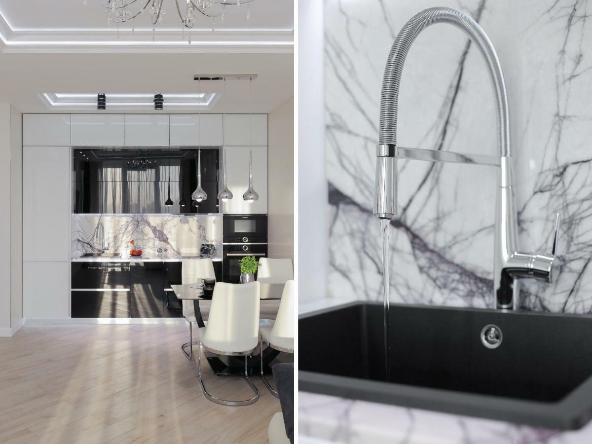Black&White Apartment In Smart Plaza Kiev Exterior foto
